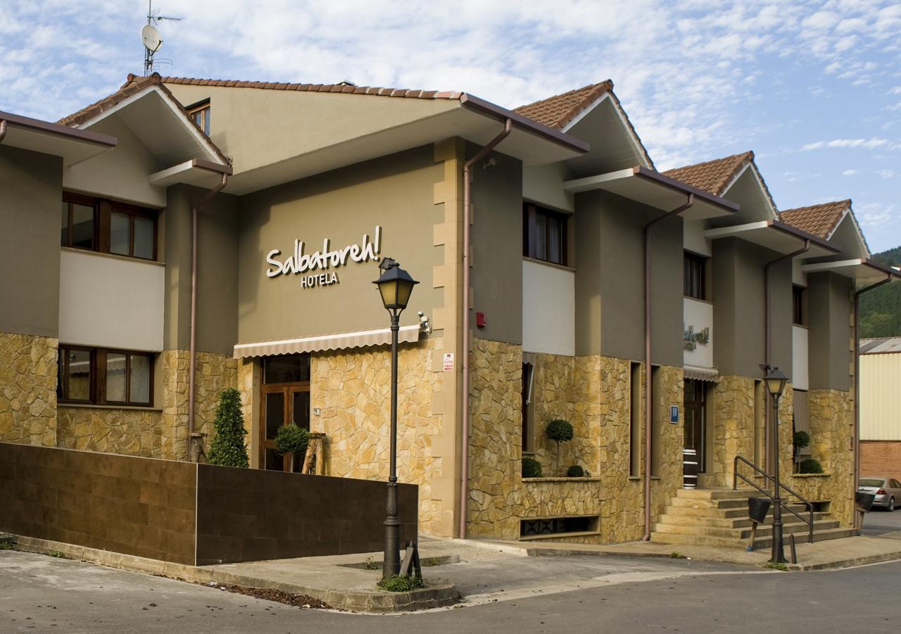 Hotel Salbatoreh Беасайн Екстер'єр фото